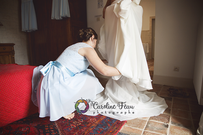 habillage de la mariée robe de mariée Loches 37 CF Photographe